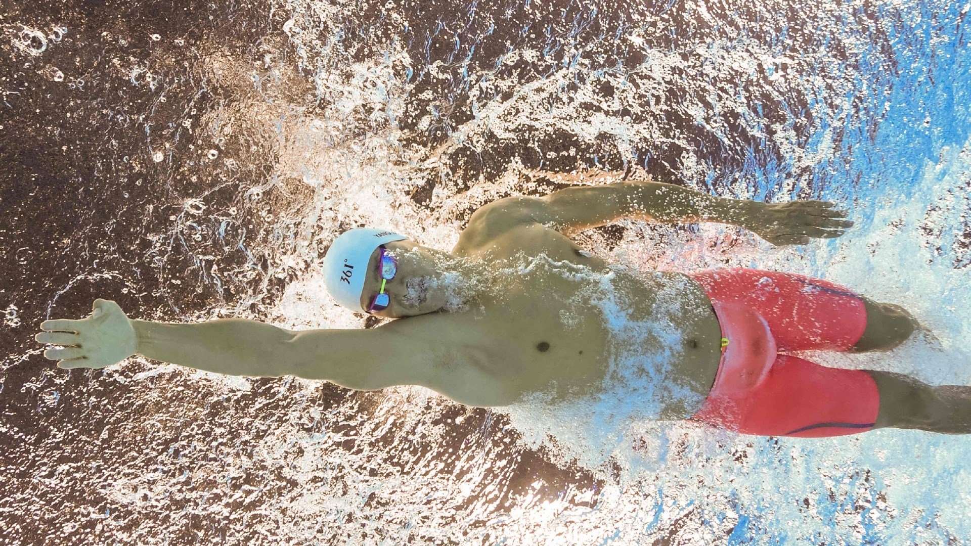 开云体育官方网站-曹缘展现强大心理素质与赛场韧性，冠军专访曹缘