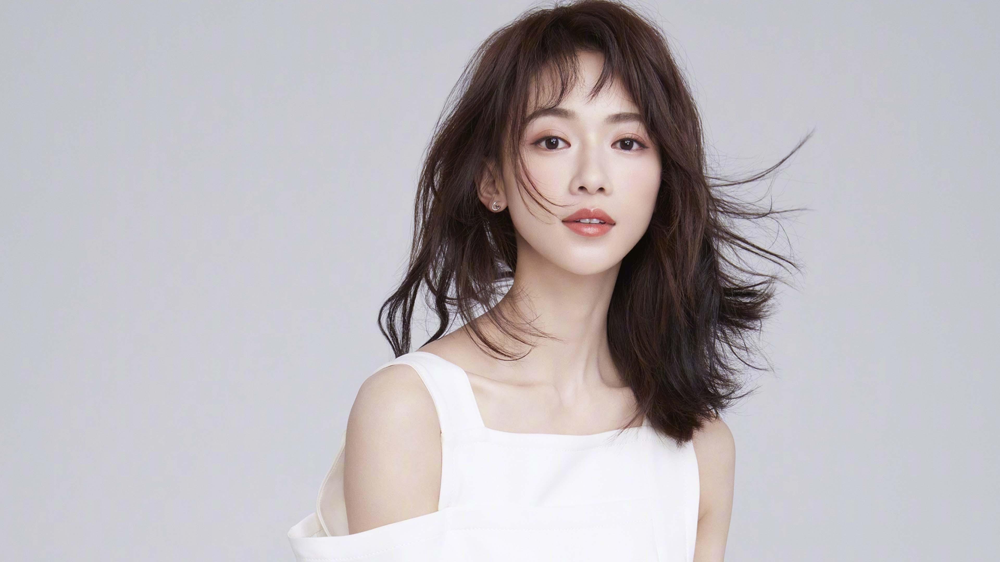 开云网站-克罗地亚骑手吉塔·日特科维奇在2024年国际马术联合会世界障碍赛中获得第九名，表现出色。